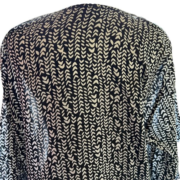 LA BLANCA Black & White Coverup with Crochet Trim Size Medium - Picture 8 of 11